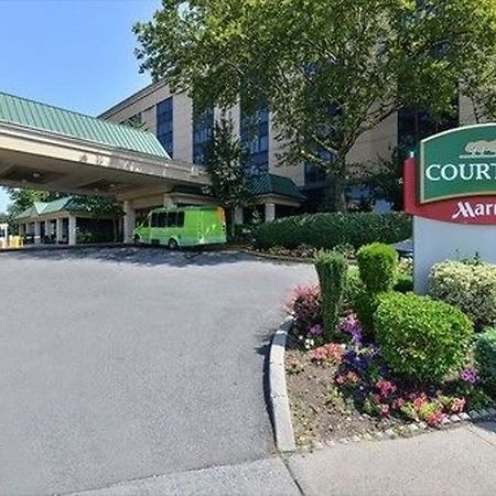 Готель Courtyard By Marriott New York Laguardia Airport Екстер'єр фото