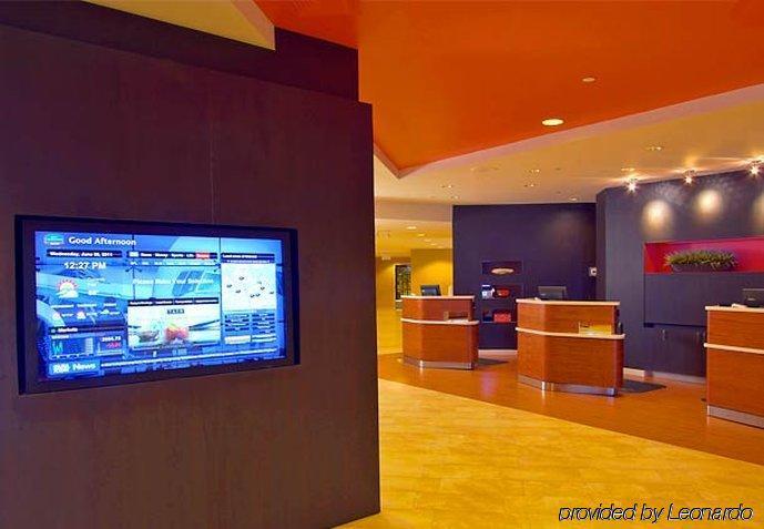 Готель Courtyard By Marriott New York Laguardia Airport Інтер'єр фото